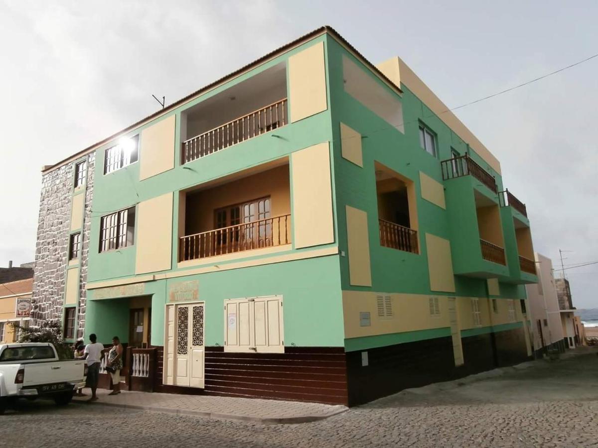 Residencial Vitoria Hotel Понта до Сол Екстериор снимка
