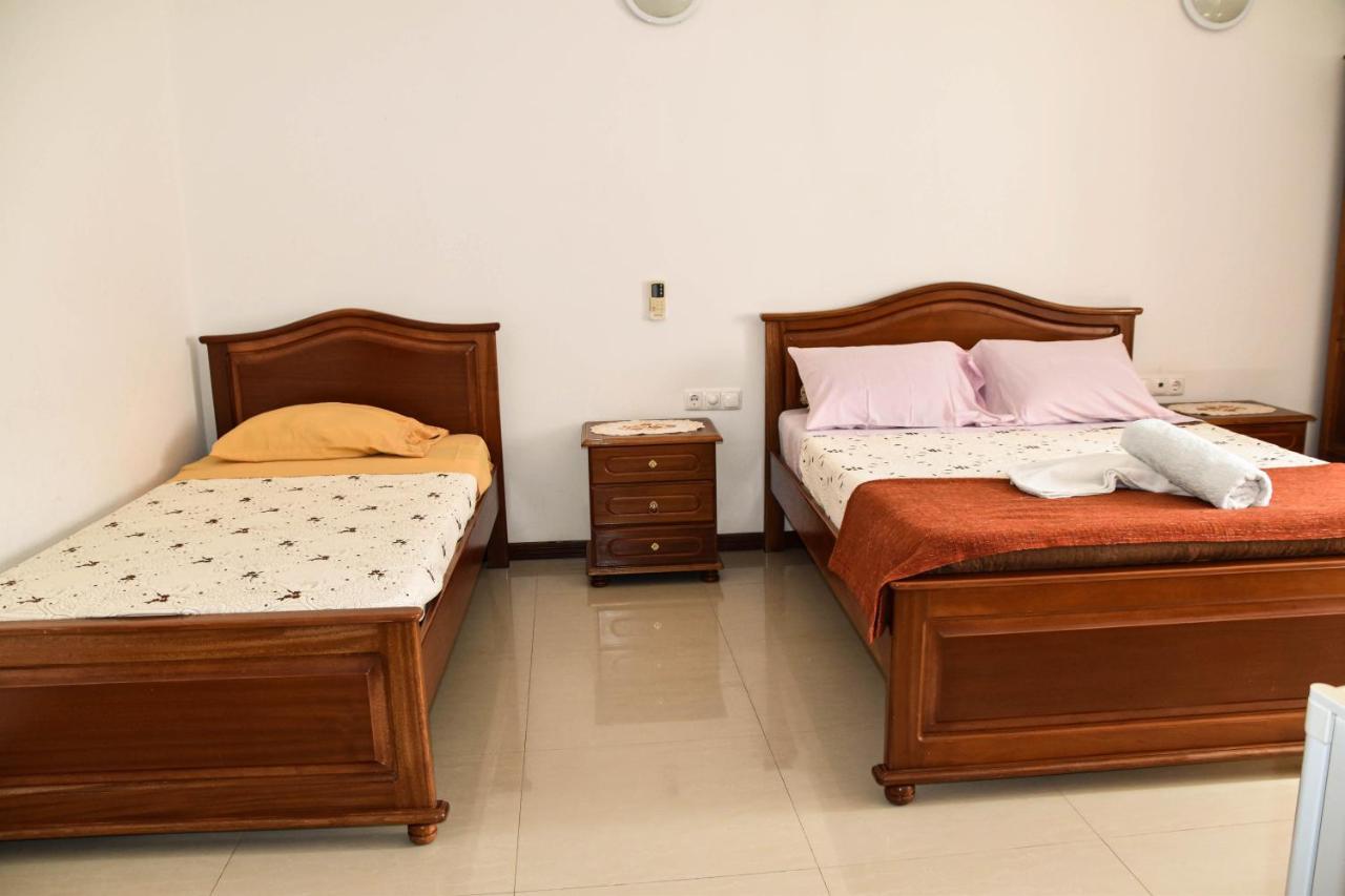 Residencial Vitoria Hotel Понта до Сол Екстериор снимка