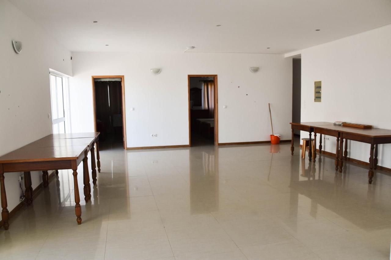 Residencial Vitoria Hotel Понта до Сол Екстериор снимка