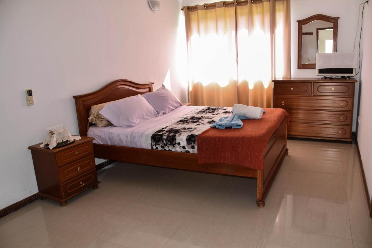 Residencial Vitoria Hotel Понта до Сол Екстериор снимка