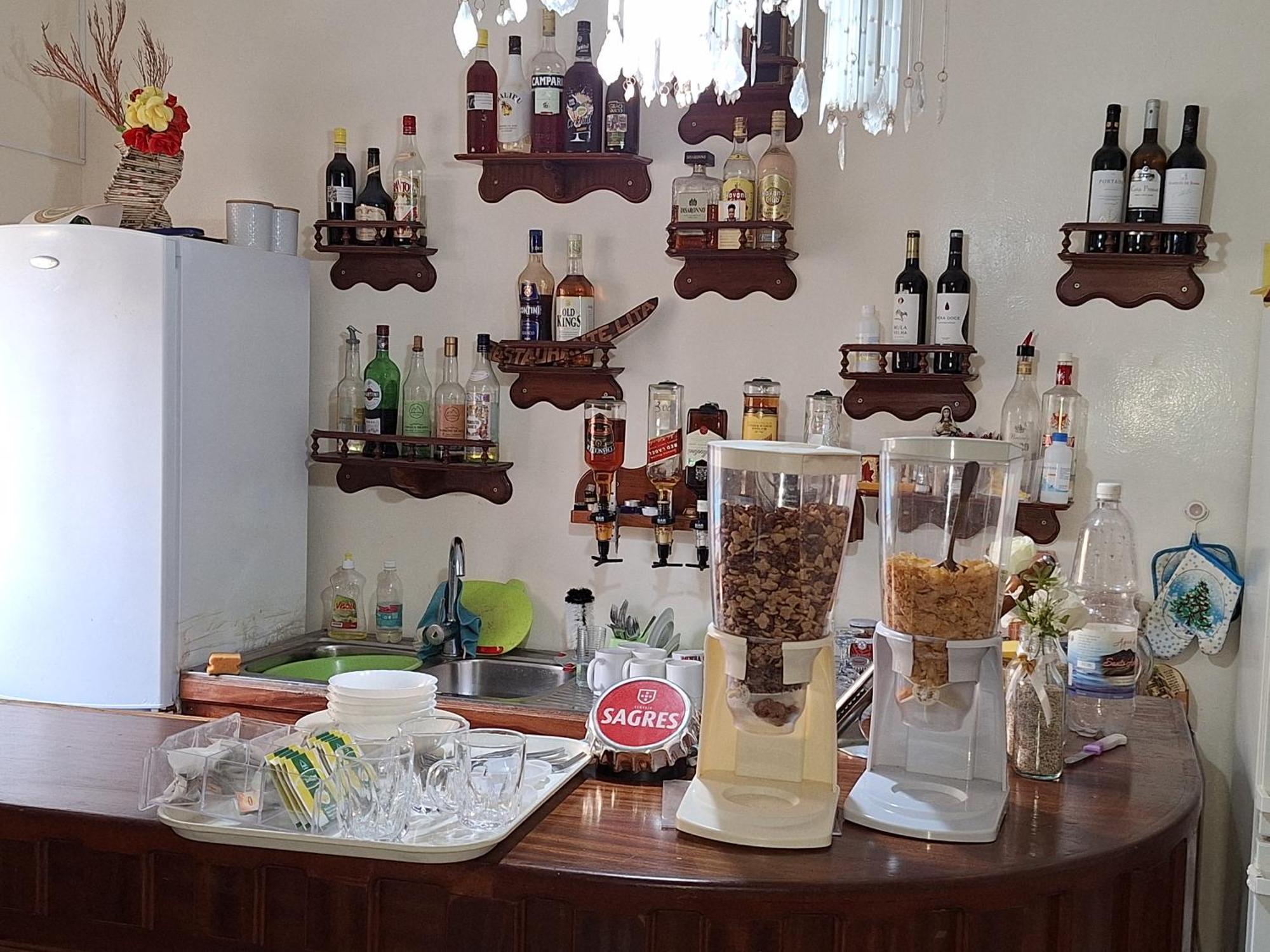 Residencial Vitoria Hotel Понта до Сол Екстериор снимка
