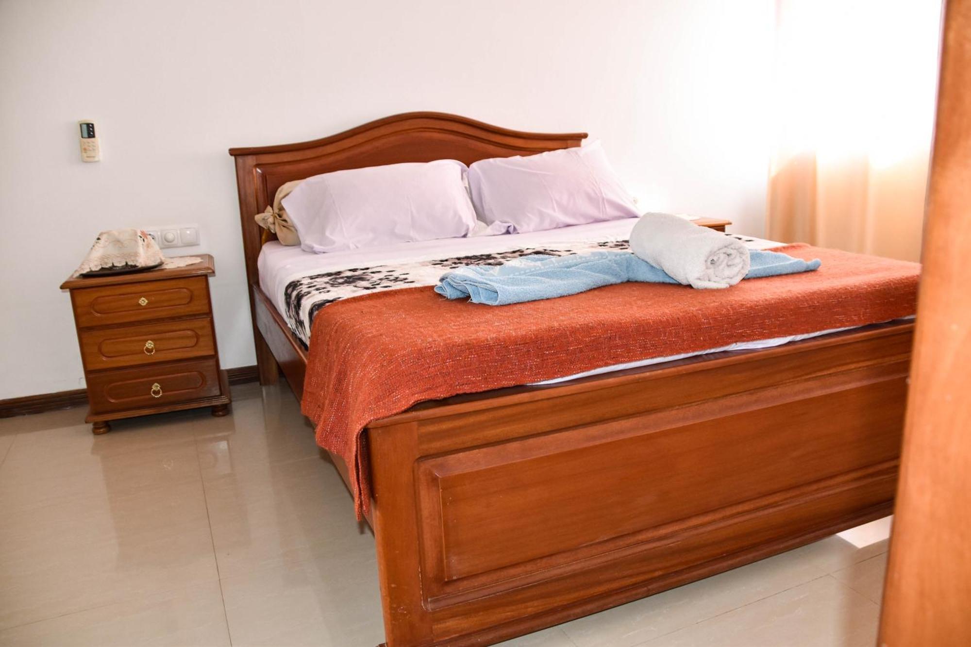 Residencial Vitoria Hotel Понта до Сол Екстериор снимка