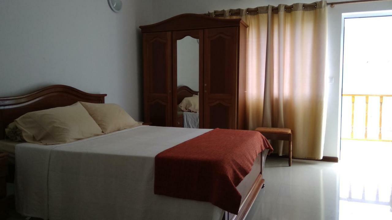 Residencial Vitoria Hotel Понта до Сол Екстериор снимка