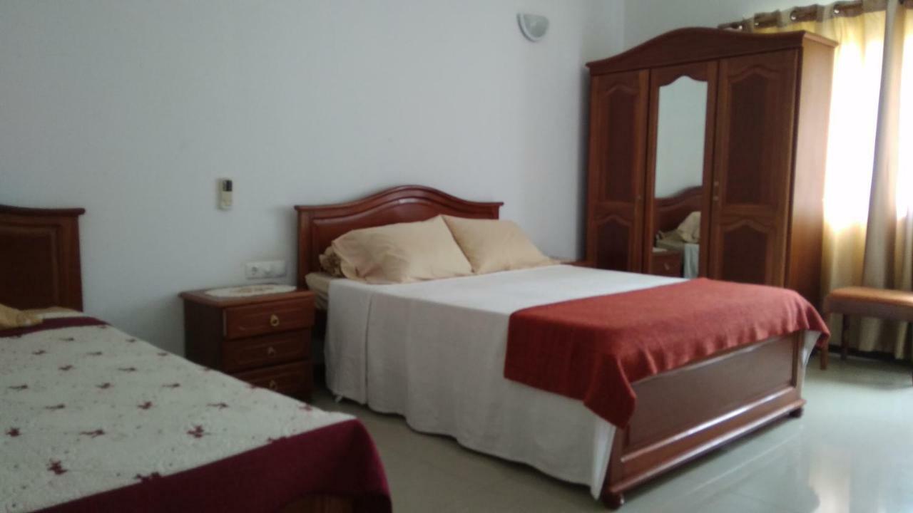 Residencial Vitoria Hotel Понта до Сол Екстериор снимка
