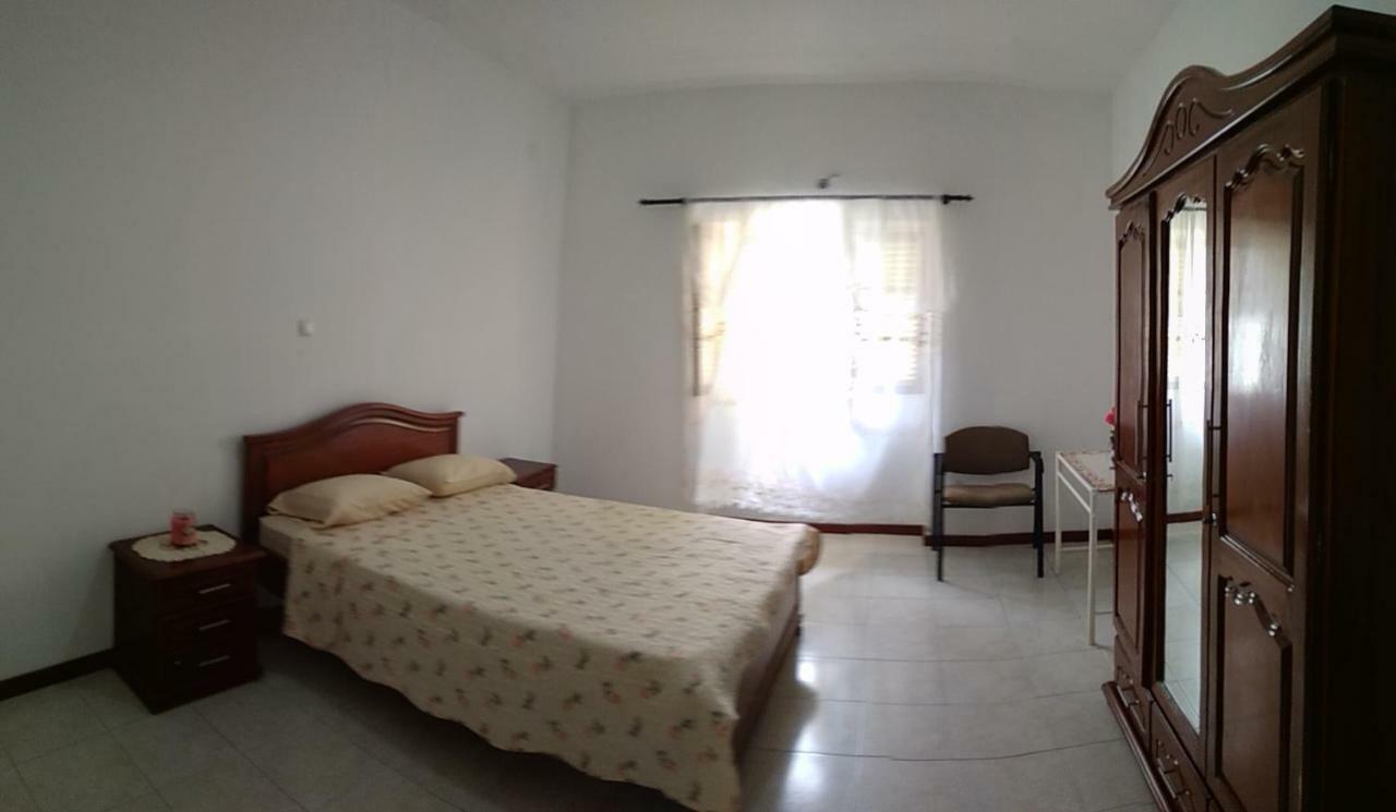 Residencial Vitoria Hotel Понта до Сол Екстериор снимка